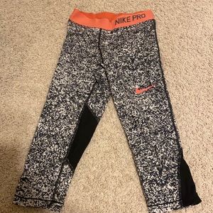 Nike pro Dri-fit girls Capri leggings